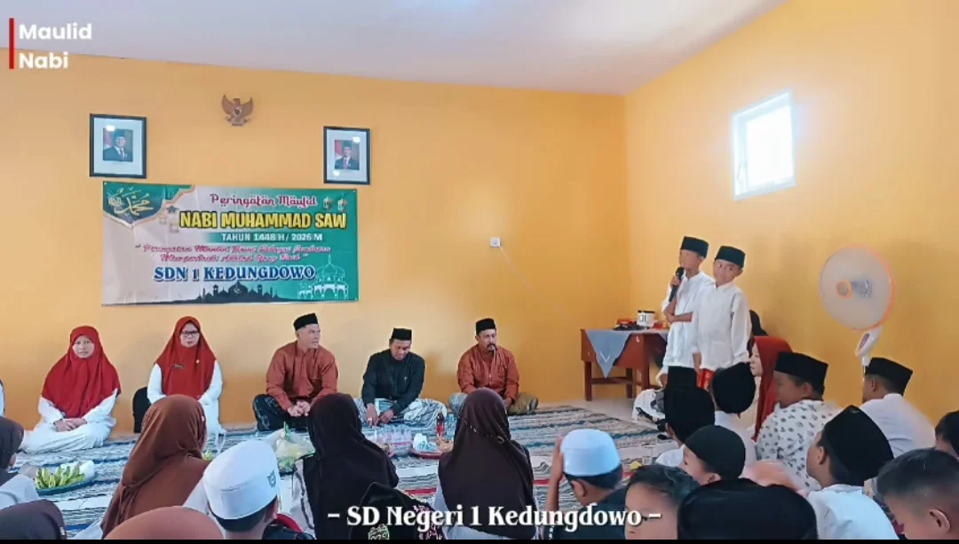 SDN 1 KEDUNGDOWO MEMPERINGATI MAULID NABI MUHAMMAD SAW